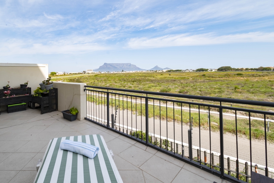 2 Bedroom Property for Sale in Royal Ascot Western Cape